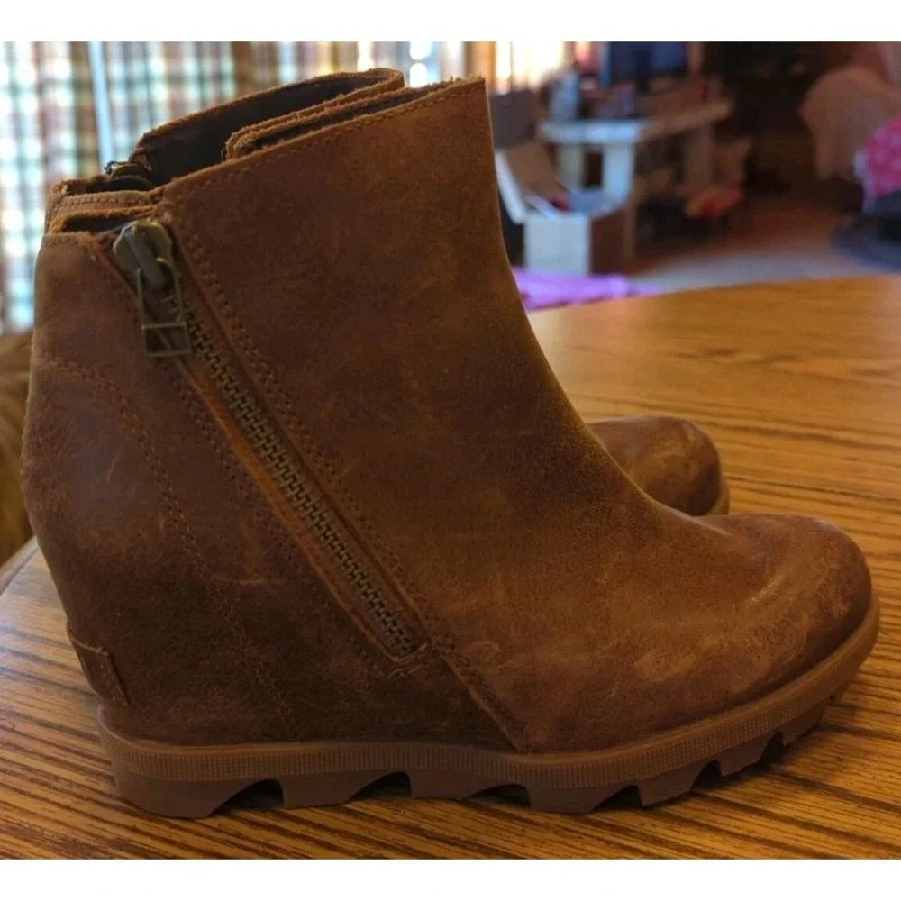 Sorel‎ Women's Joan of Arctic Wedge Brown Leather Booties Size 5 US